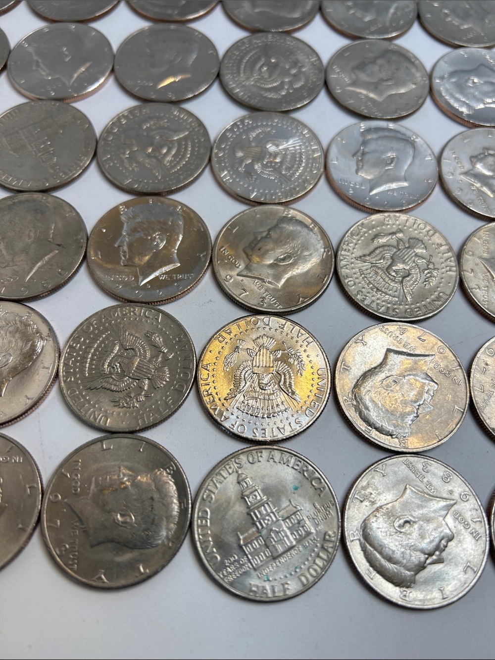Large Estate Sale Kennedy Half Dollars Coin Lot Face Value $40 Coin Collection - Picture 6 of 7